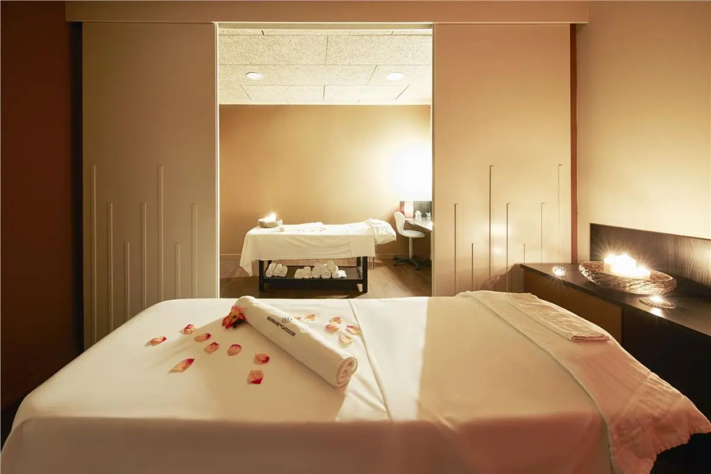 PortAventura Hotel Caribe - Includes unlimited access to PortAventura Park & 1 access to Ferrari Land