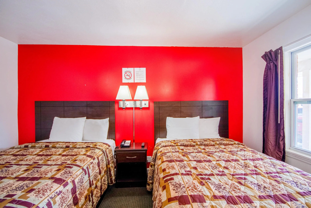 Travelier Motel