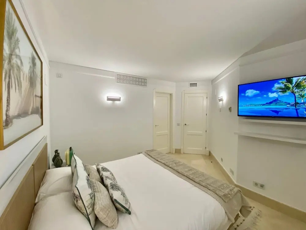 YOLO Spaces - Sotogrande Marina Luxury Apartment