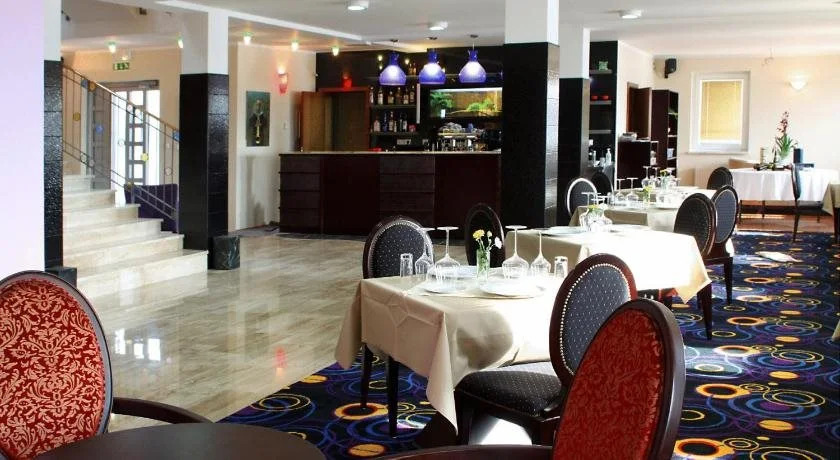 Hotel 365