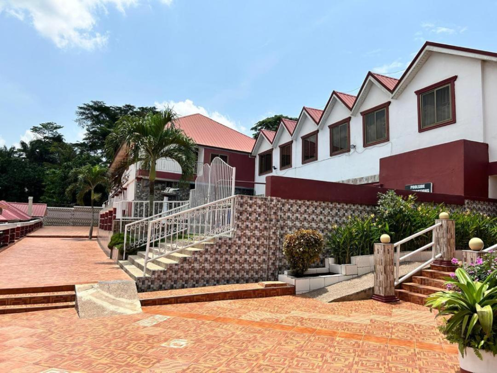 Royal Lee's Hotel