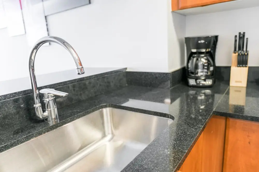 Beautiful 1 Bed Fully Furnished Apartment