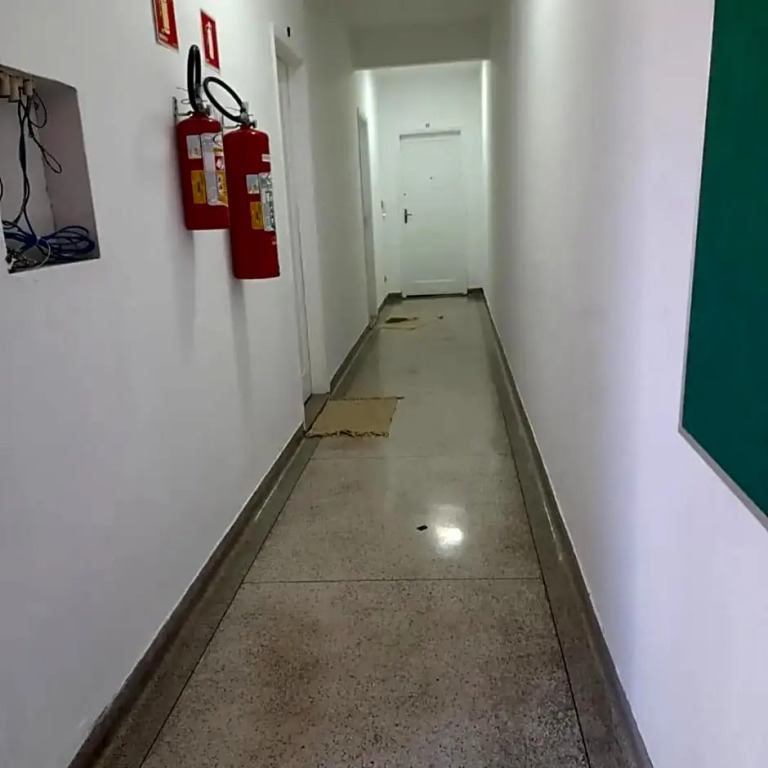 4 suítes privativas