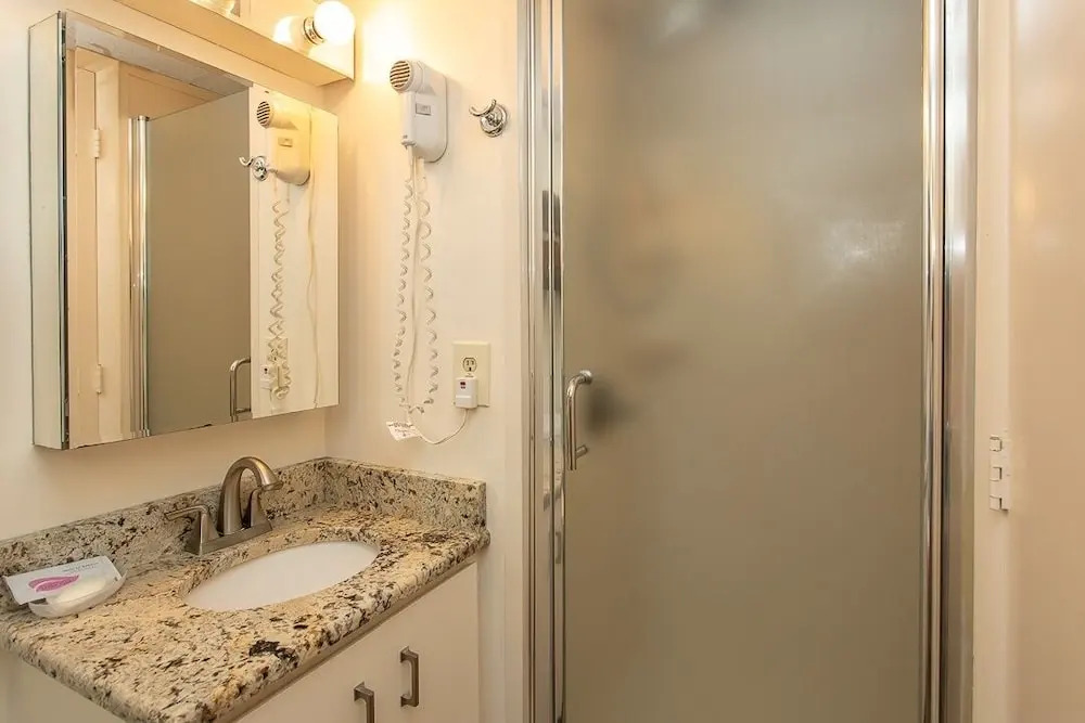 Royal Garden Resort 1406 2 Bedroom Condo by RedAwning