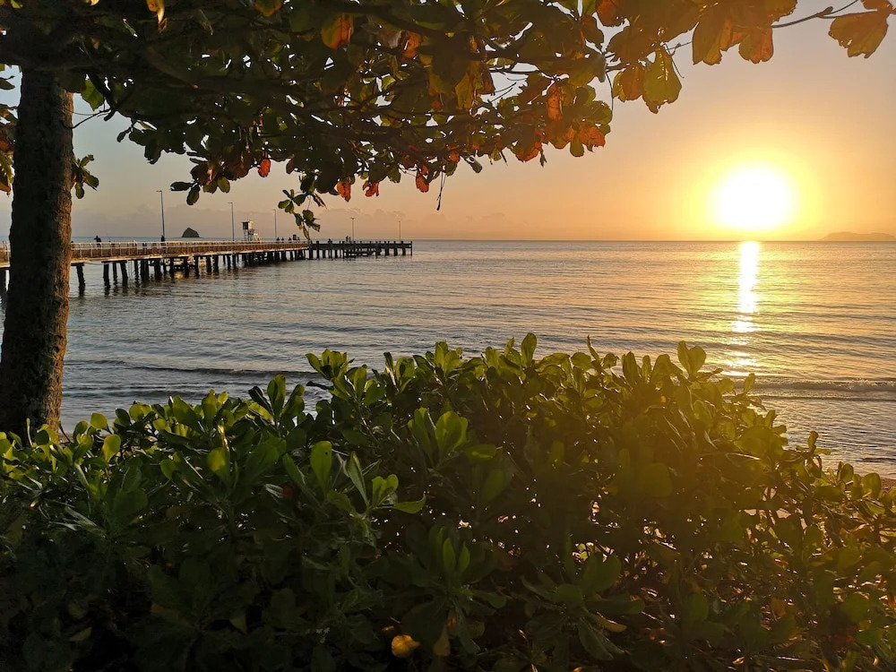 Amokura By The Coral Sea