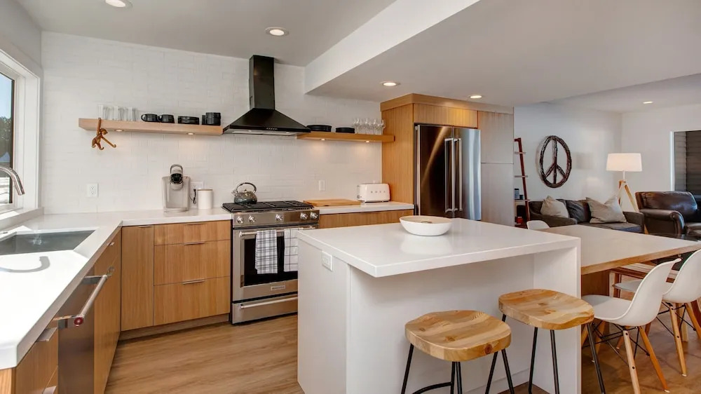 Scandinavian 72 Vantage Condo with Private Hot Tub by RedAwning