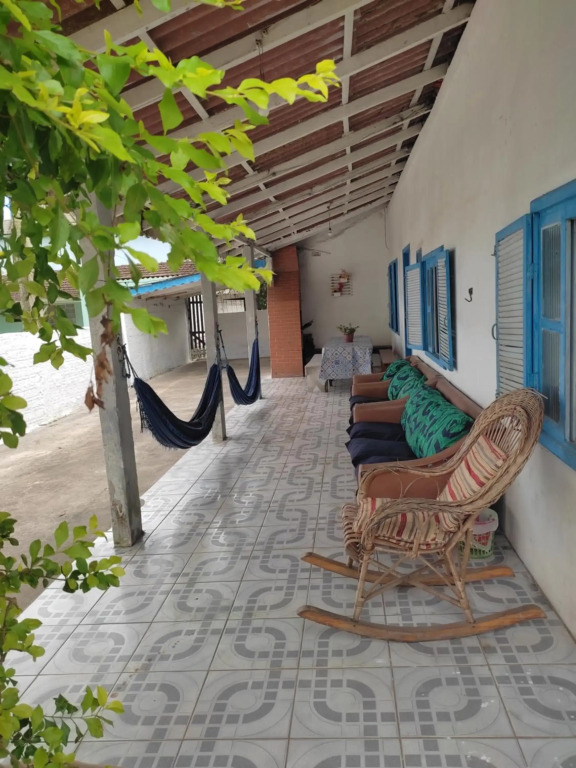 casa de praia em Itapoá SC a uma quadra da praia