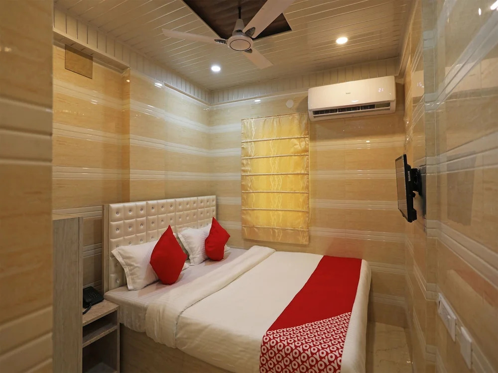 OYO 14373 Shree Krishna Hotel