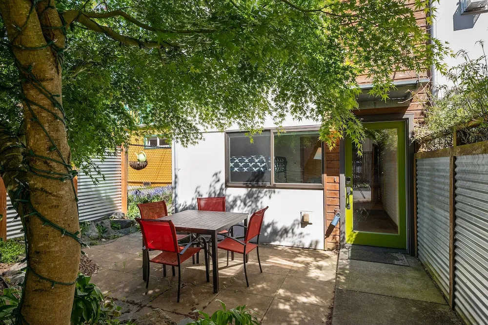 Seattle Vacation Home-18th Ave Townhome