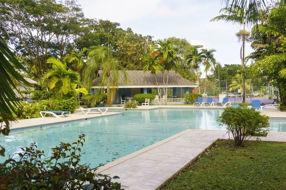 Penthouse By The Sea 3BD Apartment OLR