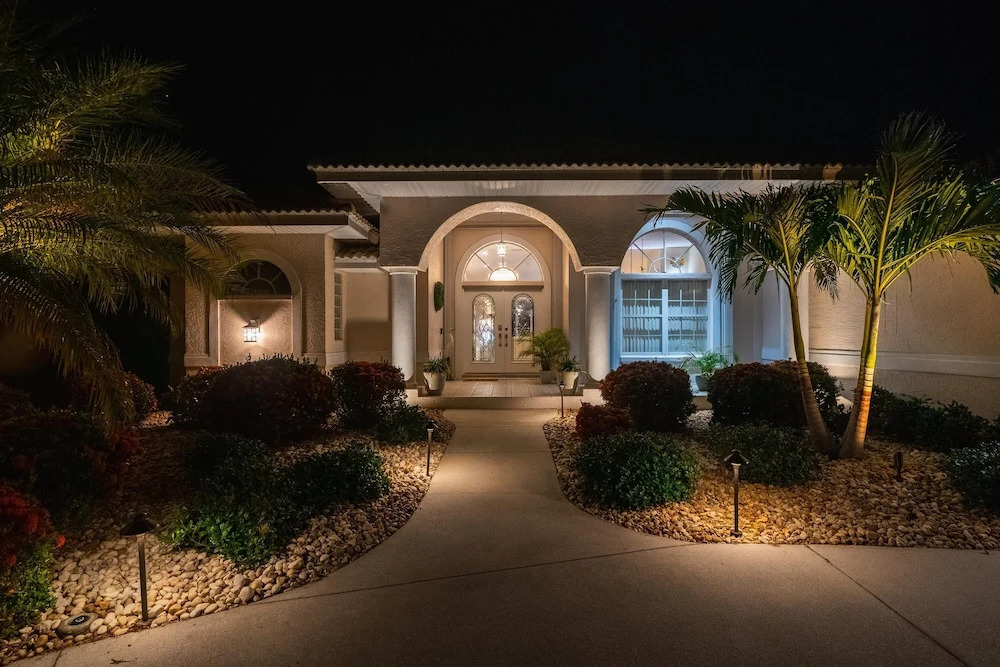 Luxury Long Waterview w Pool-kayaks-clubs-bikes