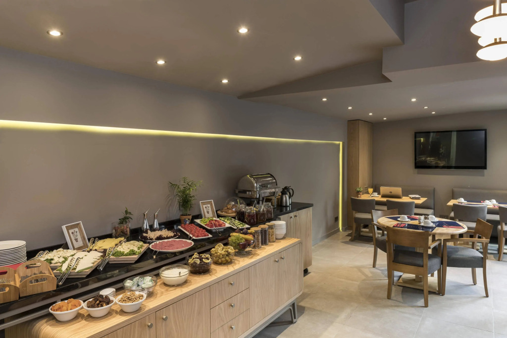 Upsuites Hotel