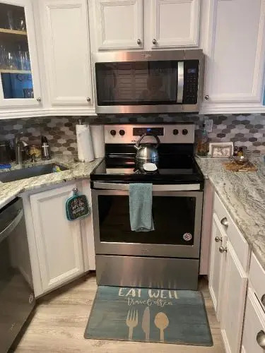Sunny Ocean Village Beach Condo: Community Pool