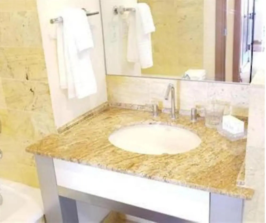 Gorgeous Miami Brickell 2 Bedroom 2 Bathroom Full Service Condo 4 Guests