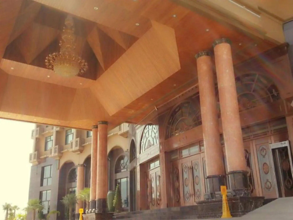 Star World Hotel