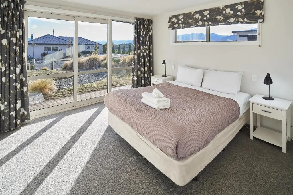 Blae Loch - Lake Tekapo