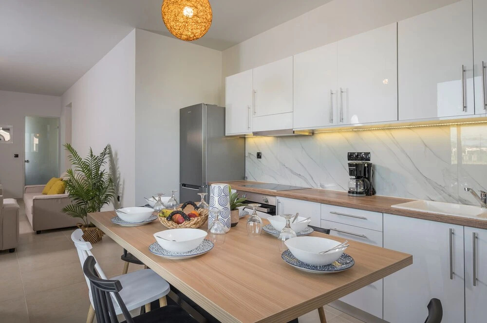 Aegean Breeze Luxury Apartments next to the sea