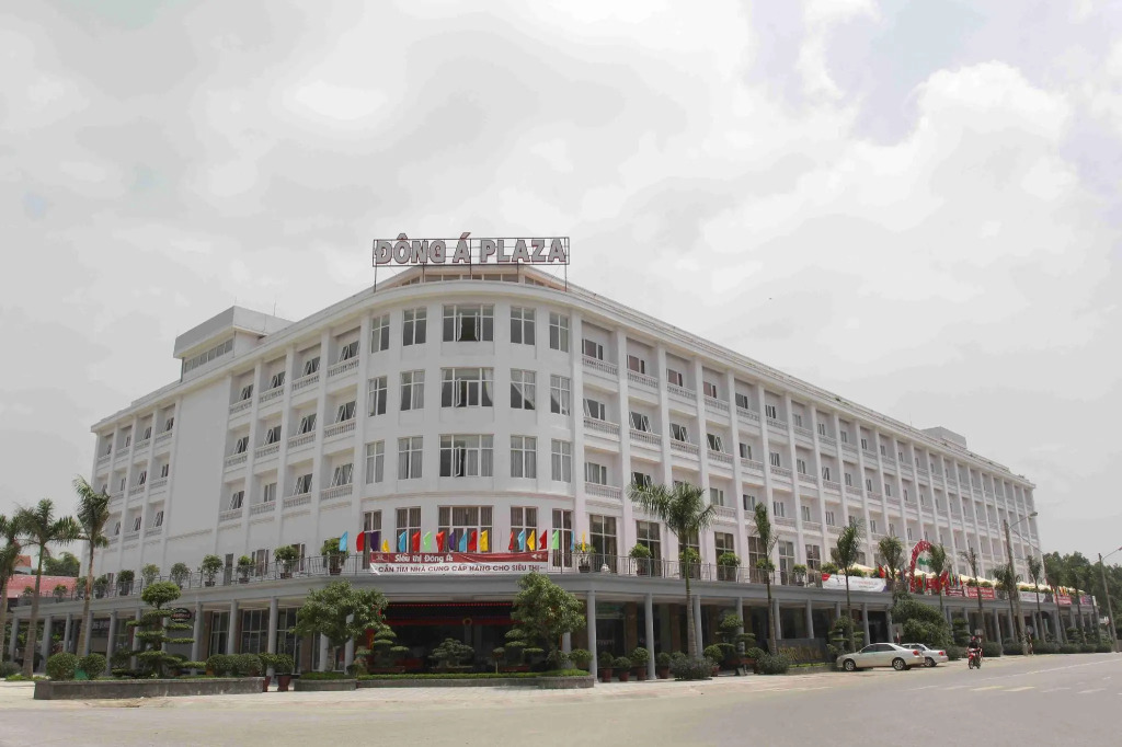 MAY PLAZA HOTEL