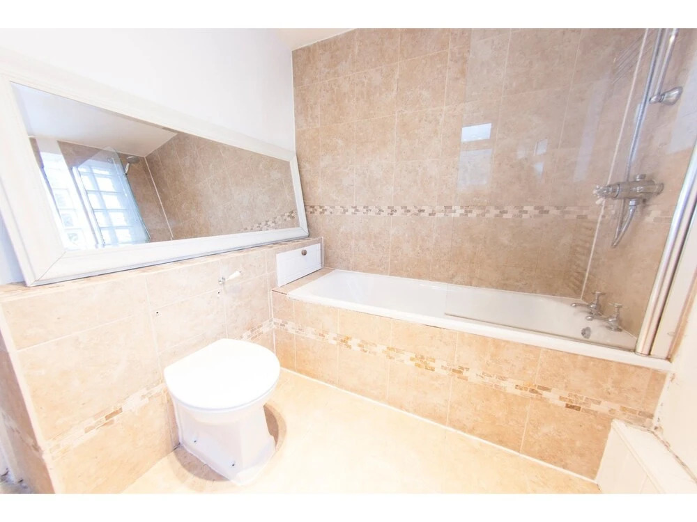 Tranquil 1BR Garden Flat for 2 in Trendy Battersea