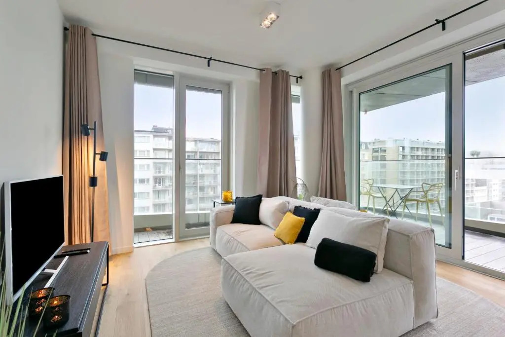 Bright Modern Apartment With Terrace Near Beach
