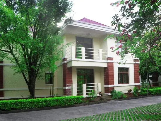 Ruili Yurui Hot Spring Garden Resort Hotel