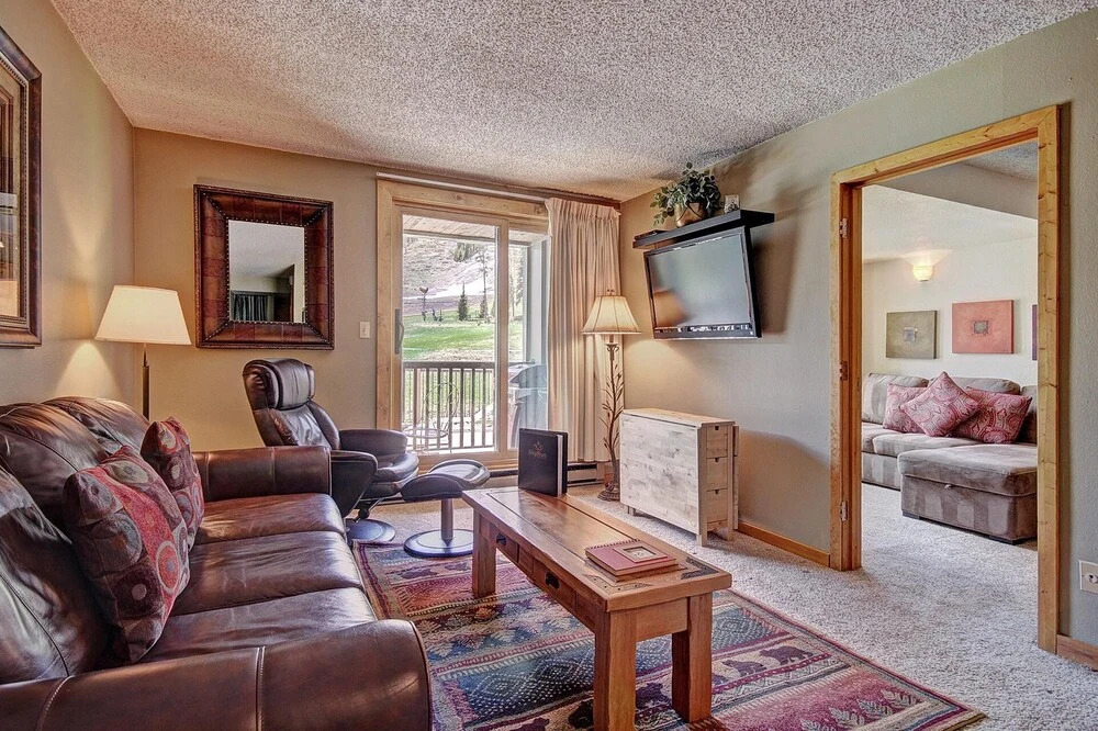Amazing Ski in-out Condo With Mountain Views - FP114 by RedAwning