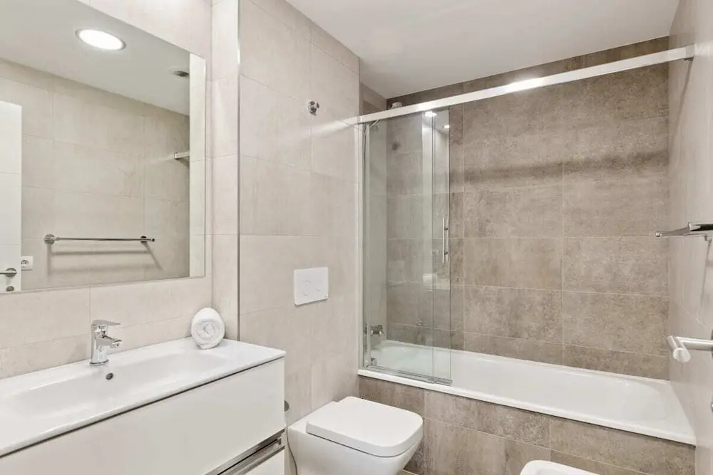 Stunning 2 Bed Apt, Sleeps 6 nr Adelfas