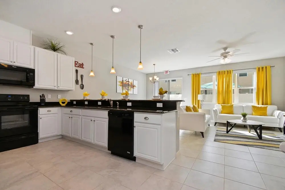 Four Bedrooms Townhome 5122