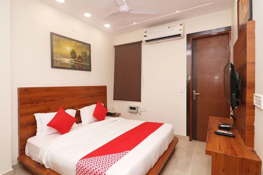 OYO 45940 Grand Imperial