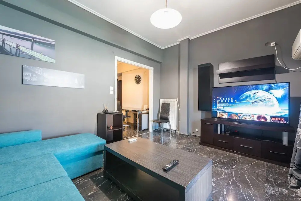 Topfloor Central Apt With Urban Views