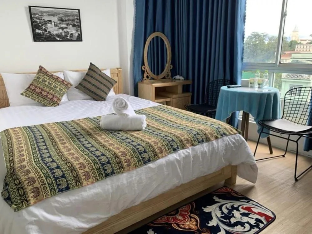 Chau Giang Hotel