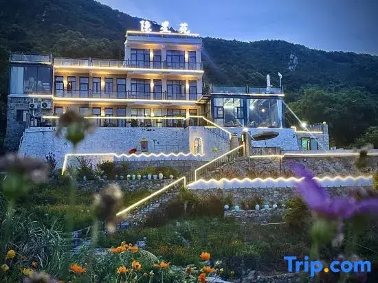 Wenling yinxingyuan seaside home stay