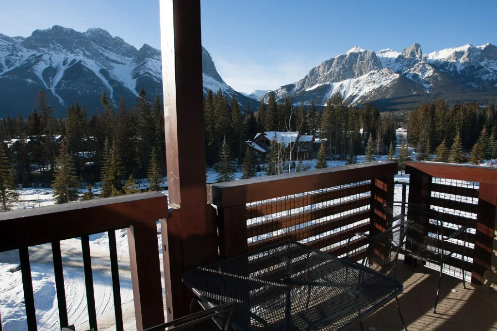 Rundle Cliffs Lodge by Spring Creek Vacation