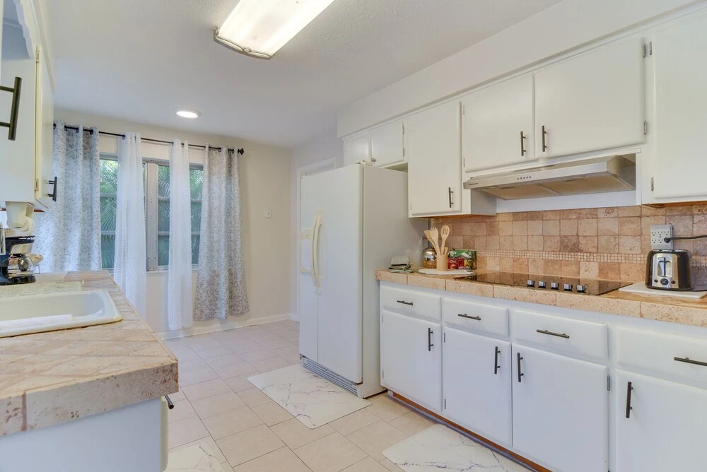 Largo House w/ Backyard Oasis & Proximity to Beach