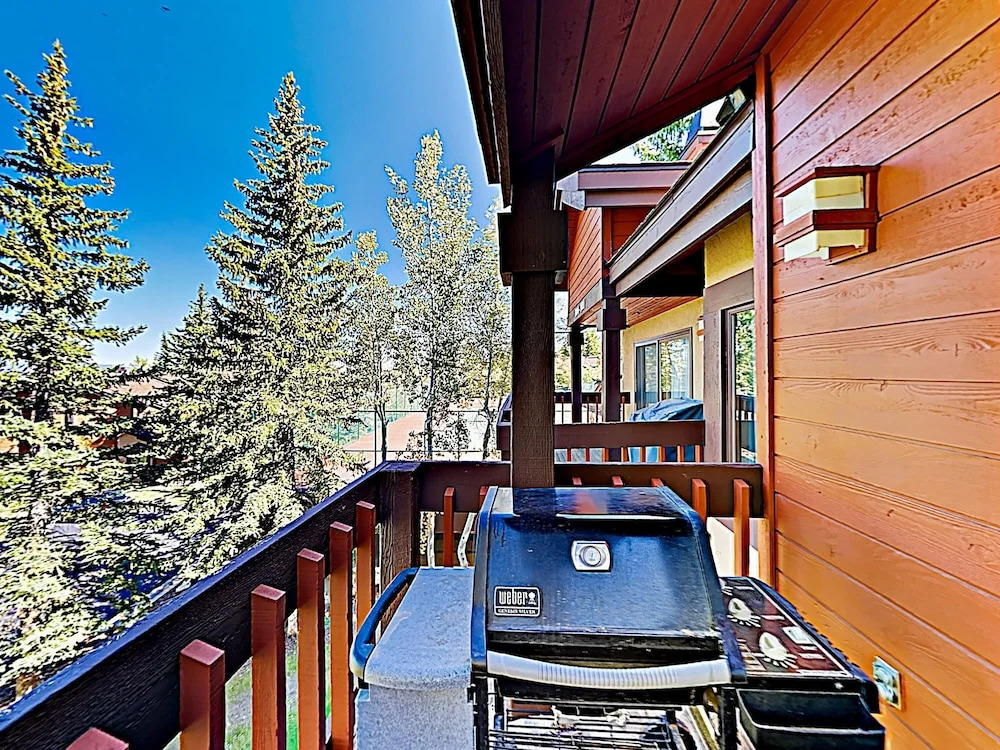 New Listing! Deer Valley Townhome W/ Hot Tub, Pool 3 Bedroom Townhouse