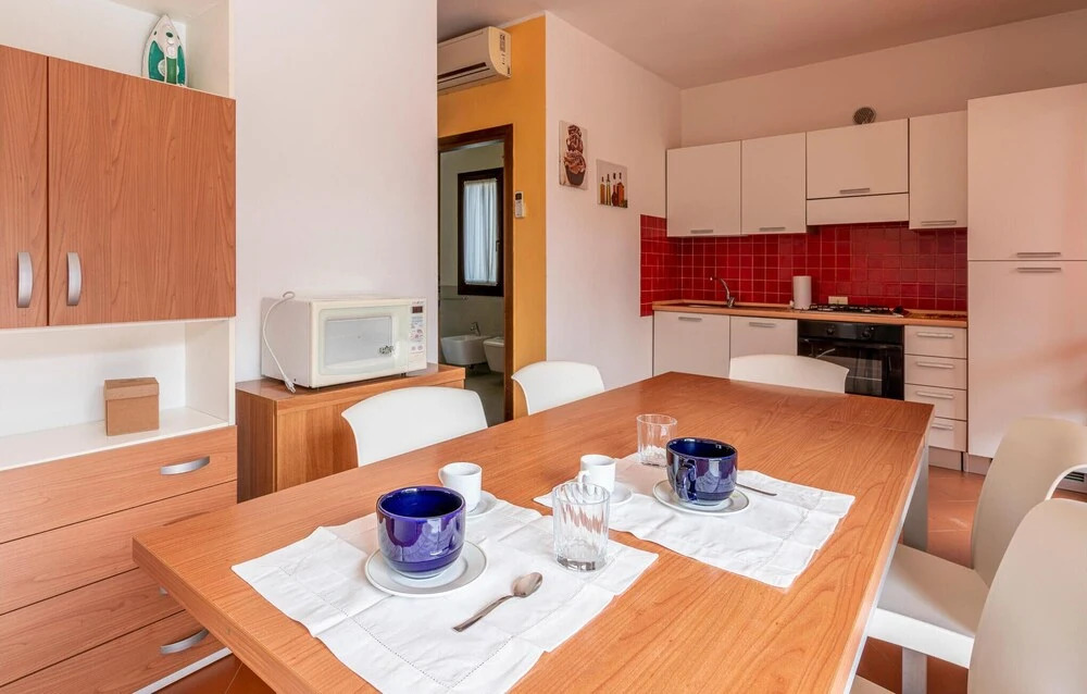 3 Bedroom Awesome Home In Albarella Ro
