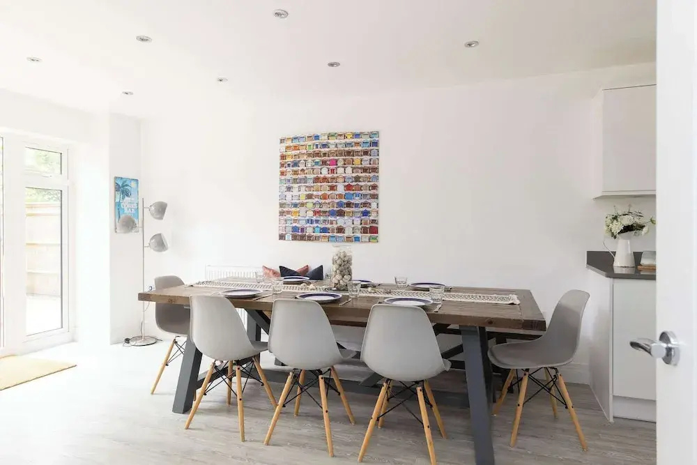 Modern Family Retreat Nr Beaches and Marina