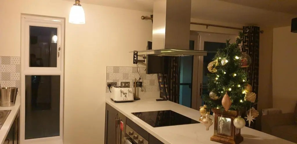 5 Star 1 Bed Sleeps 4 Free Parking