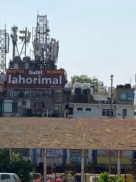 Hotel lahorimal Deluxe Paharganj
