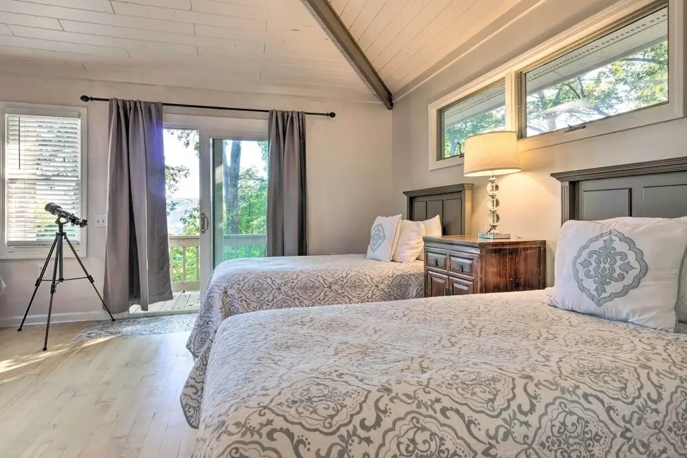 Highlands Home w/ Fireplace, Views, & Trails!
