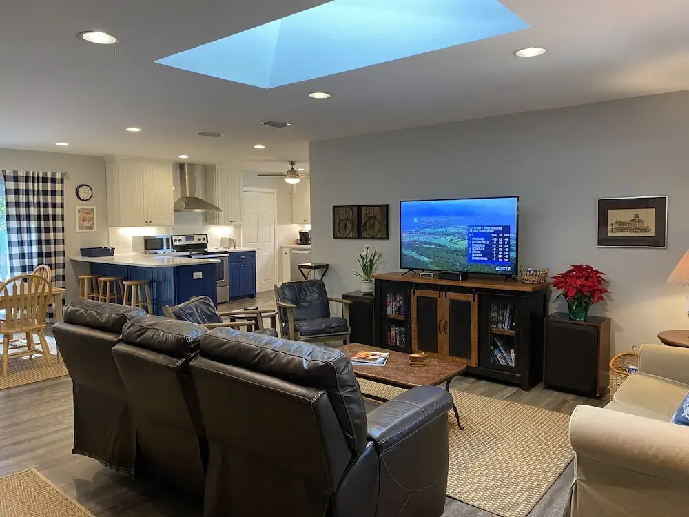 Casa Bella 4 Bedrooms 2 Bathrooms Home