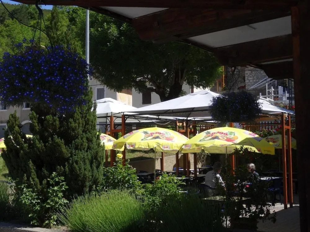 Hôtel Restaurant Les Alpins