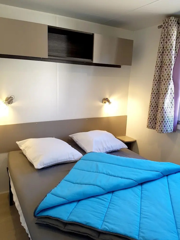 Property With 2 Bedrooms in Saint Julien en Born, With Pool Access and