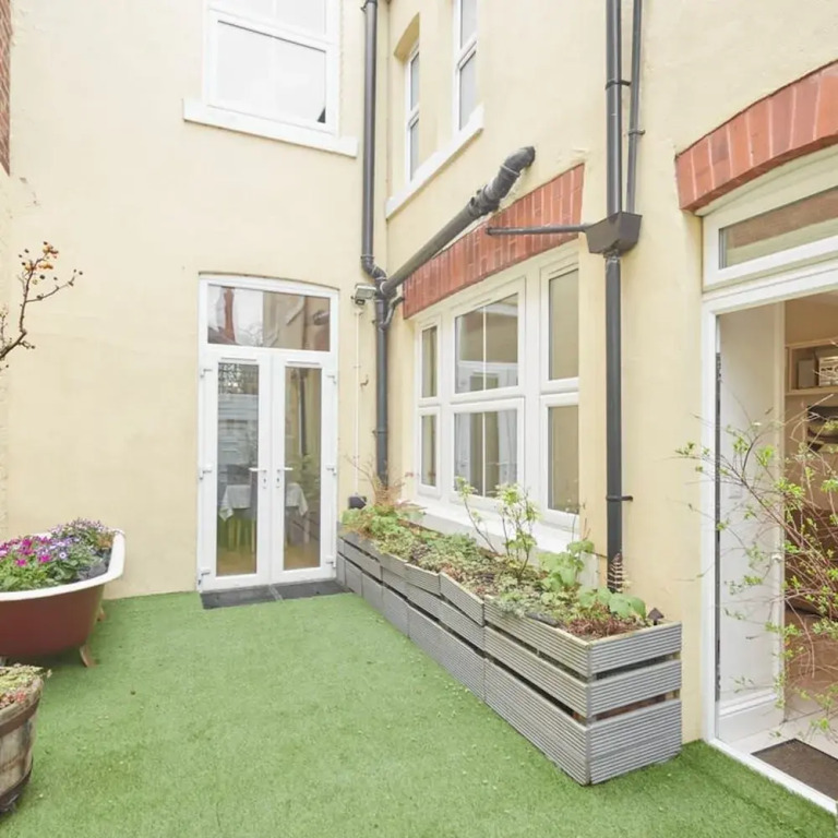 Host Stay Victorian Seahouse