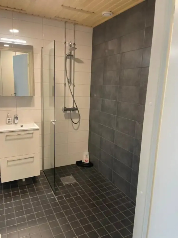 Charming 1-bedroom Apartment in Tampere With Fireplace
