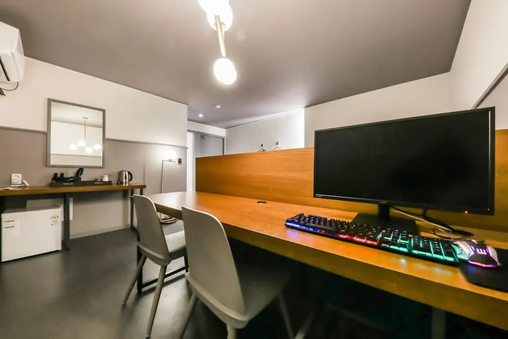 N7 Hotel