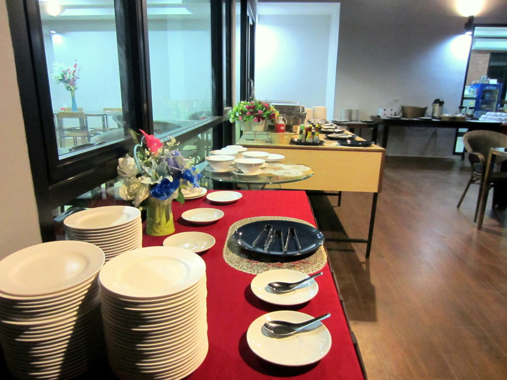 Life Grand Hotel