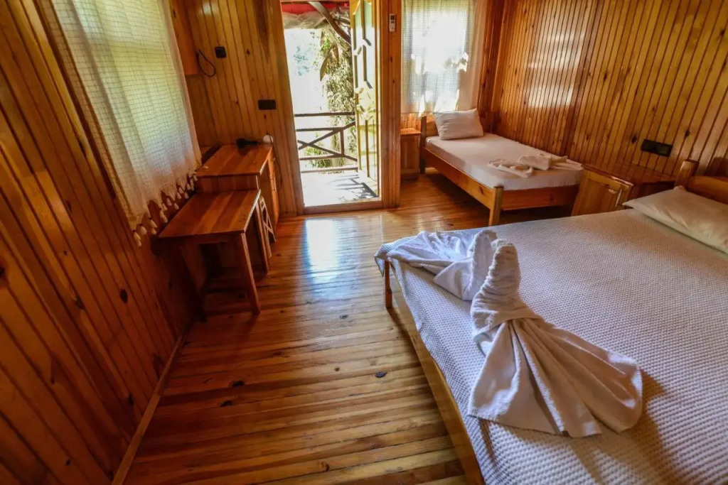 Yavuz Motel Adrasan