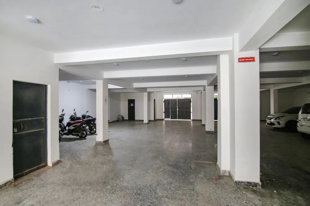FabHotel Moro Rohini Sector 4