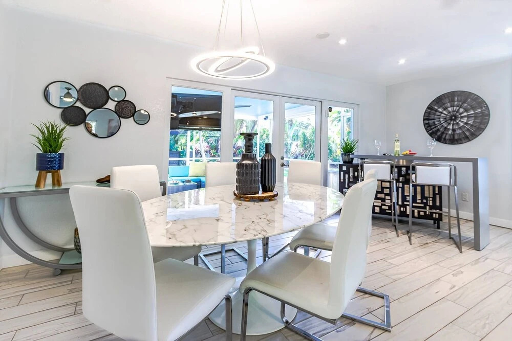 Fruit & Wine Saltwater Pool Home